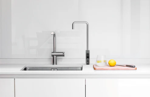 T1-Kitchen-Cutting-Board-Lemon-Scene